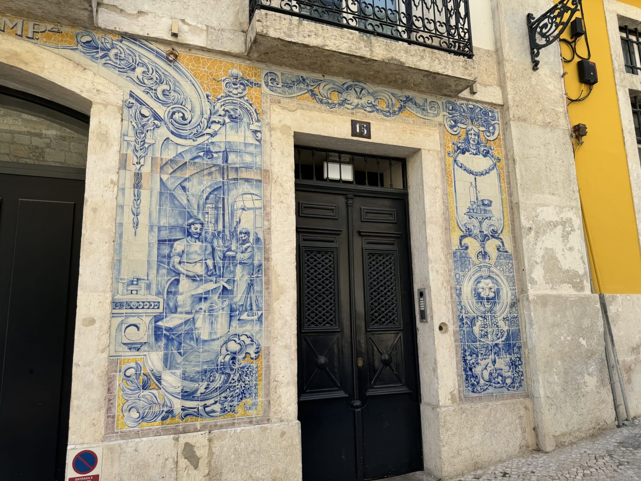 House with blue and white tiles