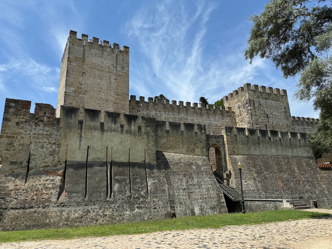 Castelo de Sâo Jorge, Photo by ConsumerMojo.com